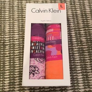 Calvin Klein girl’s cotton/elastase bikinis NIB Size L (12/14)